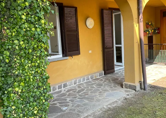 アパート & Mountain *